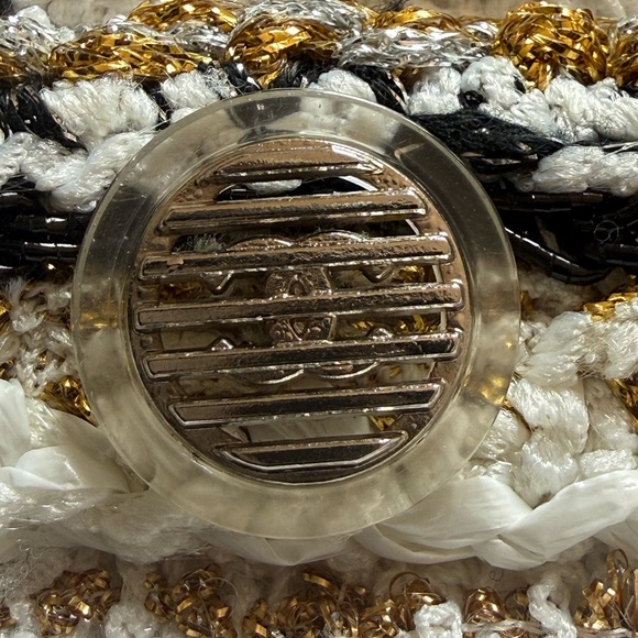 CHANEL White and Black Tweed Blazer 2017 - Picture 14 of 15